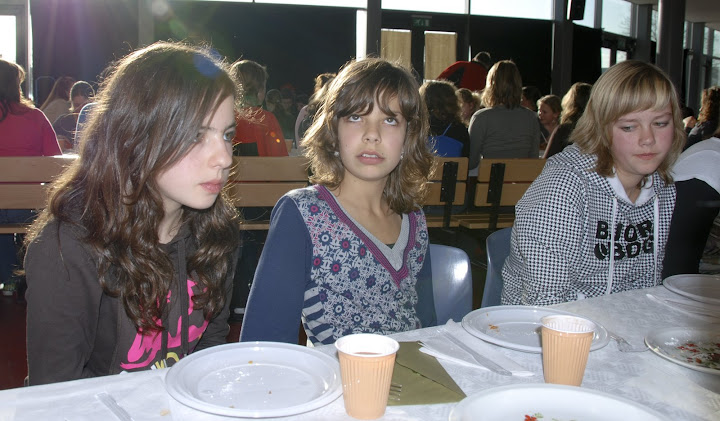 [img width=720 height=421]http://lh3.ggpht.com/_klGVUyw6uFA/SUvWX7uMcxI/AAAAAAAAFUU/Q7jYPrq3hjg/s720/19-12-2008%[/img]